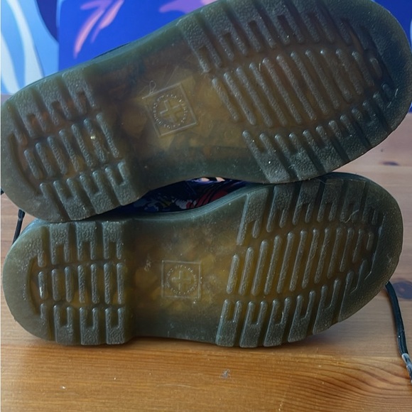 Like new kids floral Doc Martens - Picture 3 of 5